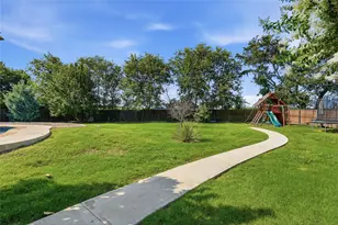 8240 St Johns Dr, Waxahachie, TX 75167 - Photo 32