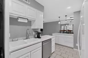 4028 Ridglea Country Club Dr, Fort Worth, TX 76126 - Photo 10