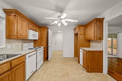 219 W Wilson Avenue, Sherman, TX 75090 - Photo 18