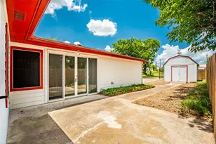 219 W Wilson Ave, Sherman, TX 75090 - Photo 4