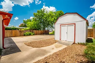 219 W Wilson Ave, Sherman, TX 75090 - Photo 10