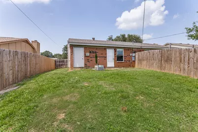 828 Woodland Court, Kennedale, TX 76060 - Photo 12