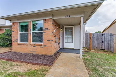 828 Woodland Court, Kennedale, TX 76060 - Photo 2
