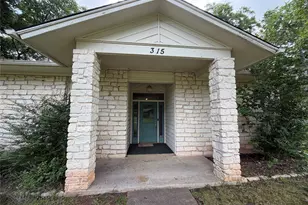 315 S Broadway St, Bells, TX 75414 - Photo 2