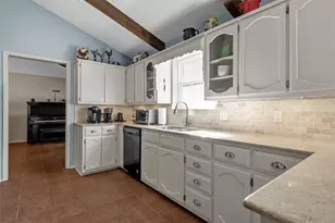 8202 Whippoorwill Dr, Woodway, TX 76712 - Photo 10