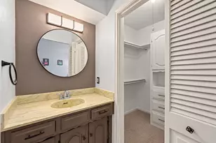 7610 Meadow Oaks Dr, Dallas, TX 75230 - Photo 18
