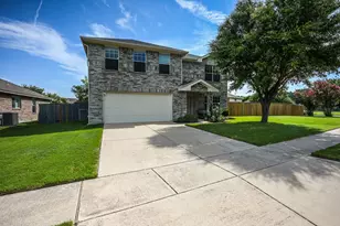 7077 Seton Hall Dr, Fort Worth, TX 76120 - Photo 4