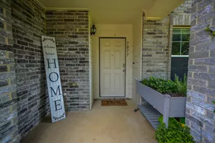 7077 Seton Hall Dr, Fort Worth, TX 76120 - Photo 6