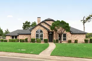 915 Greenbriar Ln, Duncanville, TX 75137 - Photo 1