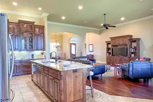 1100 Wessex Dr, Woodway, TX 76712 - Photo 14