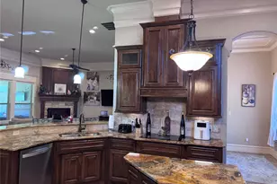 9707 Trinity Ct, Granbury, TX 76049 - Photo 14