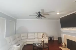1024 Fair Oaks Dr, Grand Prairie, TX 75052 - Photo 22