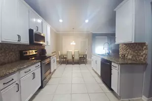1024 Fair Oaks Dr, Grand Prairie, TX 75052 - Photo 12