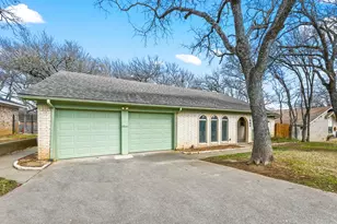 660 Springhill Dr, Hurst, TX 76054 - Photo 24