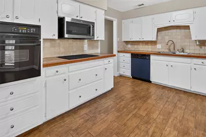 2208 Cambridge Drive, Hurst, TX 76054 - Photo 10