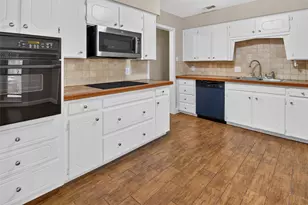 2208 Cambridge Dr, Hurst, TX 76054 - Photo 10