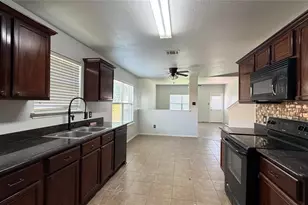 2123 Meadow View Dr, Princeton, TX 75407 - Photo 10