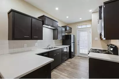 1907 S 17th Street, Waco, TX 76706 - Photo 4
