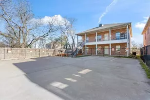 1907 S 17th St, Waco, TX 76706 - Photo 2