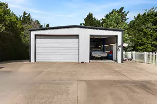 401 Rugged Dr, Red Oak, TX 75154 - Photo 4