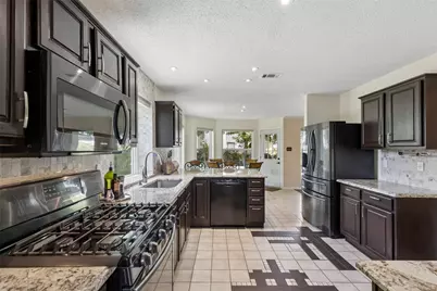 933 Golden Grove Drive, Lewisville, TX 75067 - Photo 10