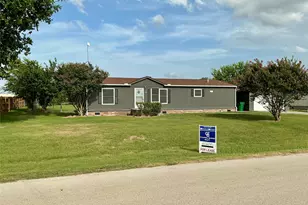 1114 Spring Flower Dr, Krum, TX 76249 - Photo 2