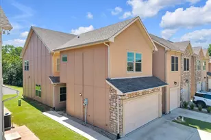 1523 Cozy Dr, Fort Worth, TX 76120 - Photo 2
