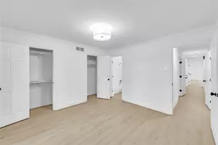 13826 Wooded Creek Ct, Farmers Branch, TX 75244 - Photo 32
