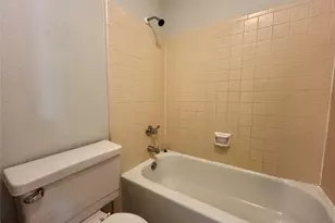 4205 Greencrest Dr, Arlington, TX 76016 - Photo 14