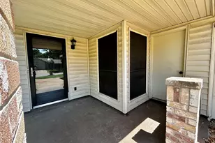 4205 Greencrest Dr, Arlington, TX 76016 - Photo 2