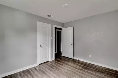 412 E Fogg Street, Fort Worth, TX 76110 - Photo 16