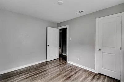 412 E Fogg Street, Fort Worth, TX 76110 - Photo 18