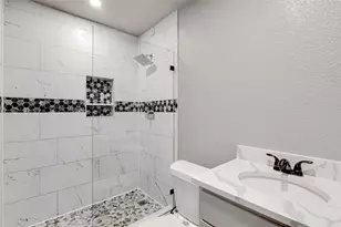 412 E Fogg St, Fort Worth, TX 76110 - Photo 14