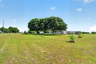 103 Anvil Ct, Weatherford, TX 76088 - Photo 32