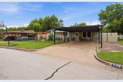 520 Thompson Drive, Saginaw, TX 76179 - Photo 8
