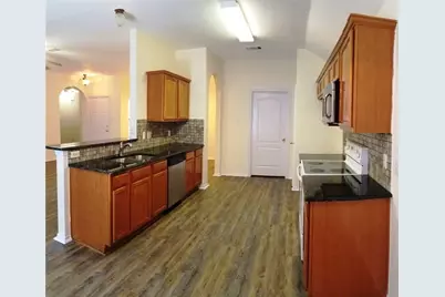 100 Commonwealth Circle, Waxahachie, TX 75165 - Photo 8