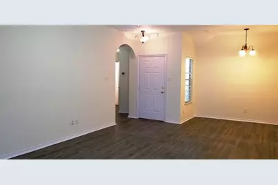 100 Commonwealth Circle, Waxahachie, TX 75165 - Photo 4
