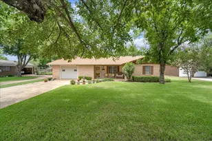 419 S Williams St, Hamilton, TX 76531 - Photo 2