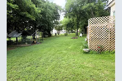 308 N San Jacinto Street, Whitney, TX 76692 - Photo 8