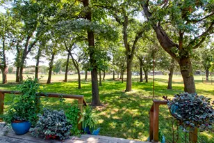 914 Kiowa Dr W, Lake Kiowa, TX 76240 - Photo 4