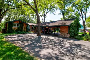 914 Kiowa Dr W, Lake Kiowa, TX 76240 - Photo 1