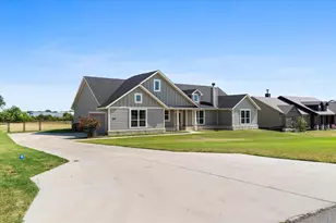 1011 Northern Oaks Ct, Springtown, TX 76082 - Photo 2