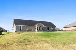 1011 Northern Oaks Ct, Springtown, TX 76082 - Photo 30