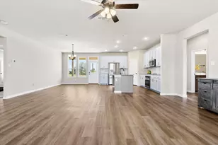 1011 Northern Oaks Ct, Springtown, TX 76082 - Photo 8