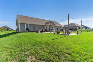 1011 Northern Oaks Ct, Springtown, TX 76082 - Photo 8