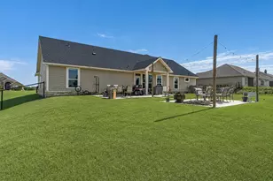 1011 Northern Oaks Ct, Springtown, TX 76082 - Photo 8