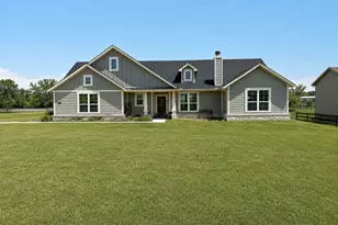 1011 Northern Oaks Ct, Springtown, TX 76082 - Photo 1