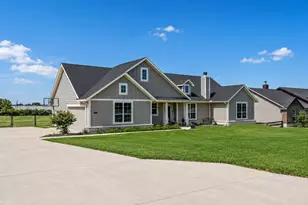 1011 Northern Oaks Ct, Springtown, TX 76082 - Photo 2