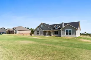 1011 Northern Oaks Ct, Springtown, TX 76082 - Photo 2