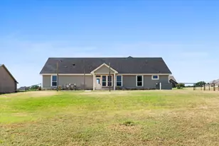 1011 Northern Oaks Ct, Springtown, TX 76082 - Photo 28